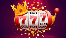 Een klassieke slot drum met een hand crank en een kroon op de uiterst linker.